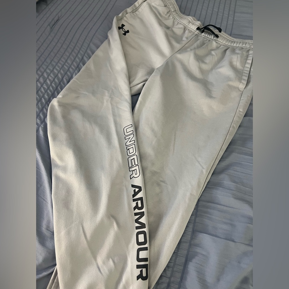 Under Armour Light Gray Youth Large Joggers with Side Logo